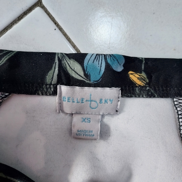 Belle & Sky Floral Scuba Midi Skirt Size XS - Picture 2 of 3